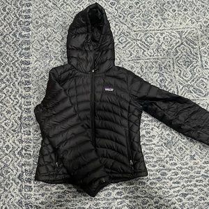 Patagonia Down Sweater Hooded Puffy
